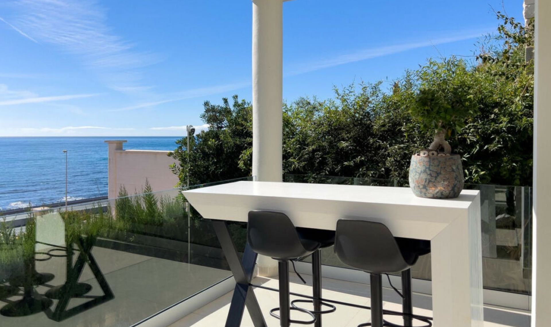 Resale - House -
El Faro