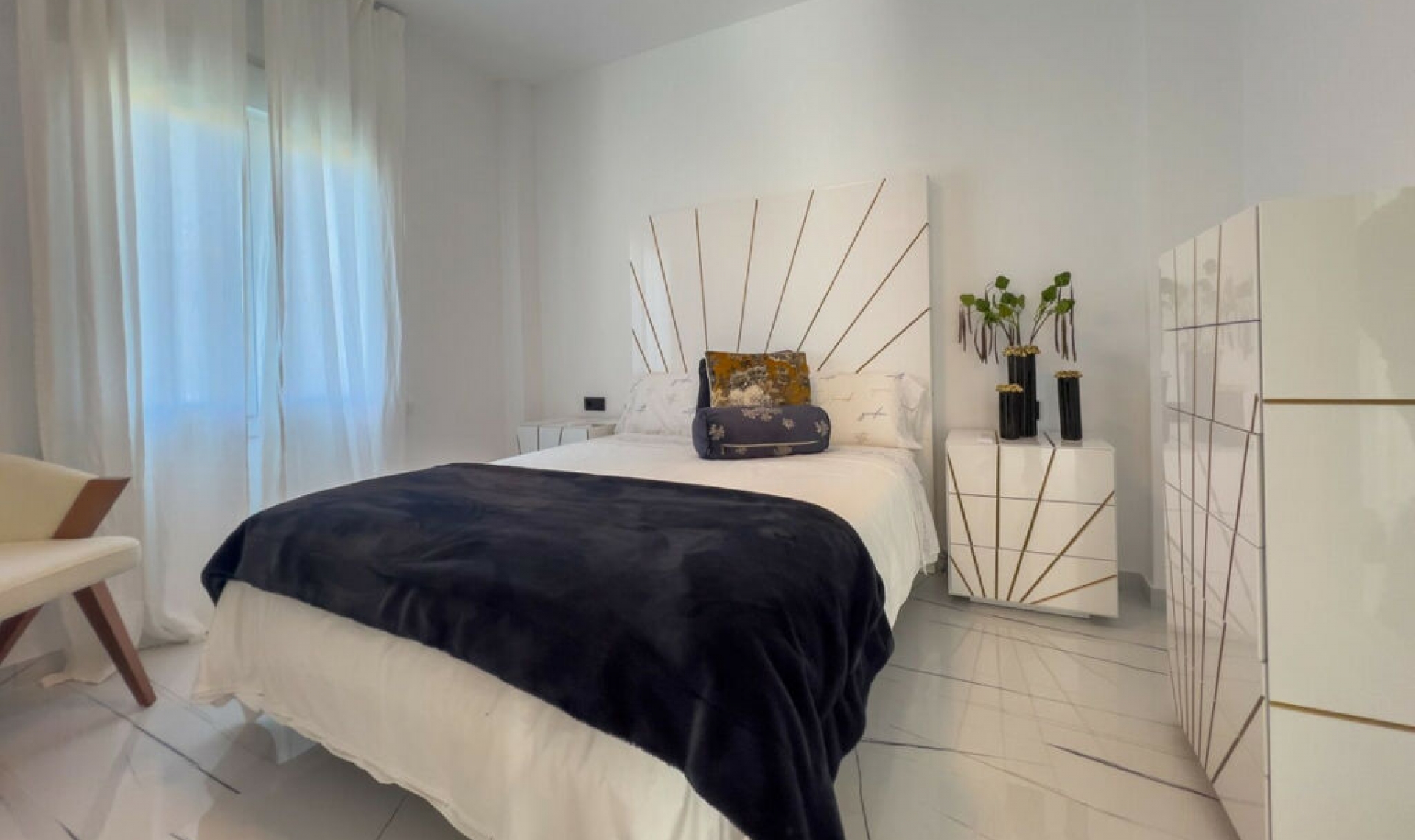 Resale - House -
El Faro