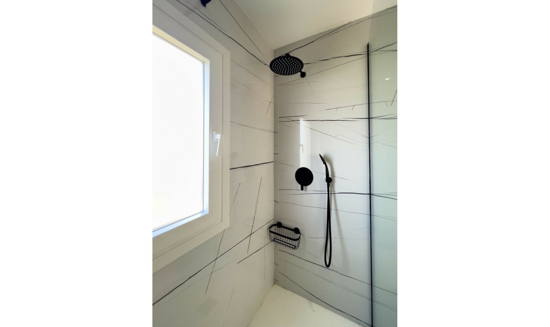 Resale - House -
El Faro