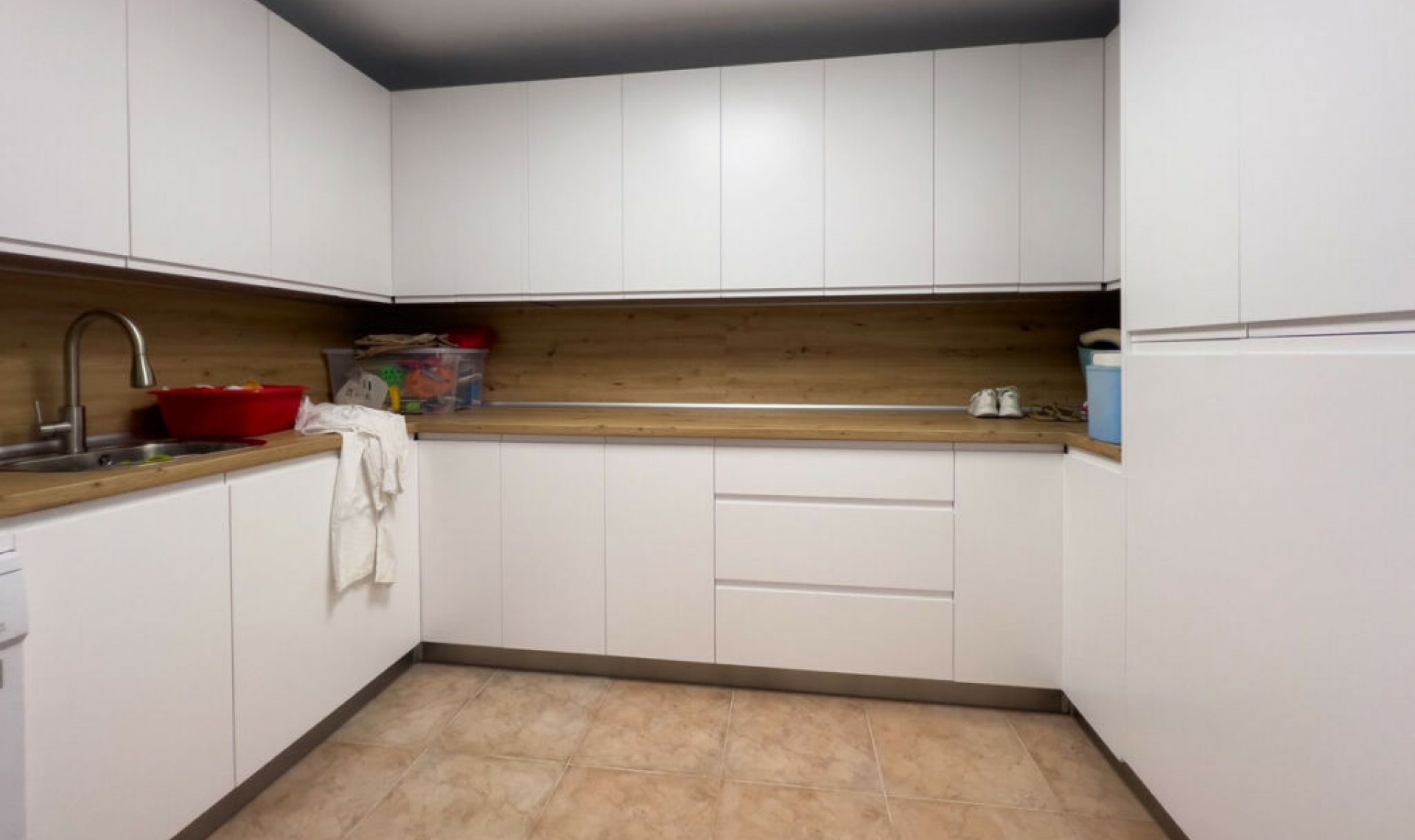 Resale - House -
El Faro