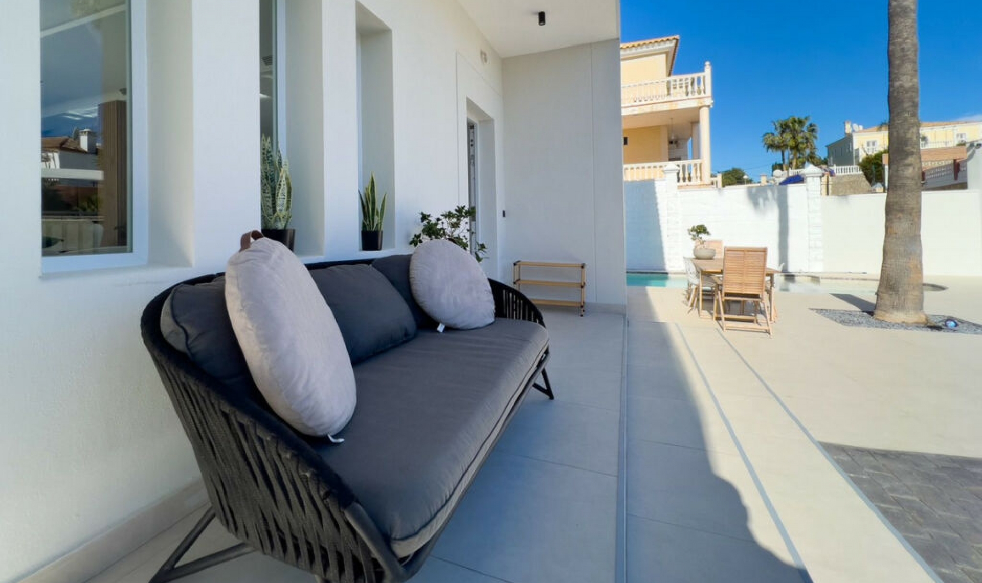 Resale - House -
El Faro