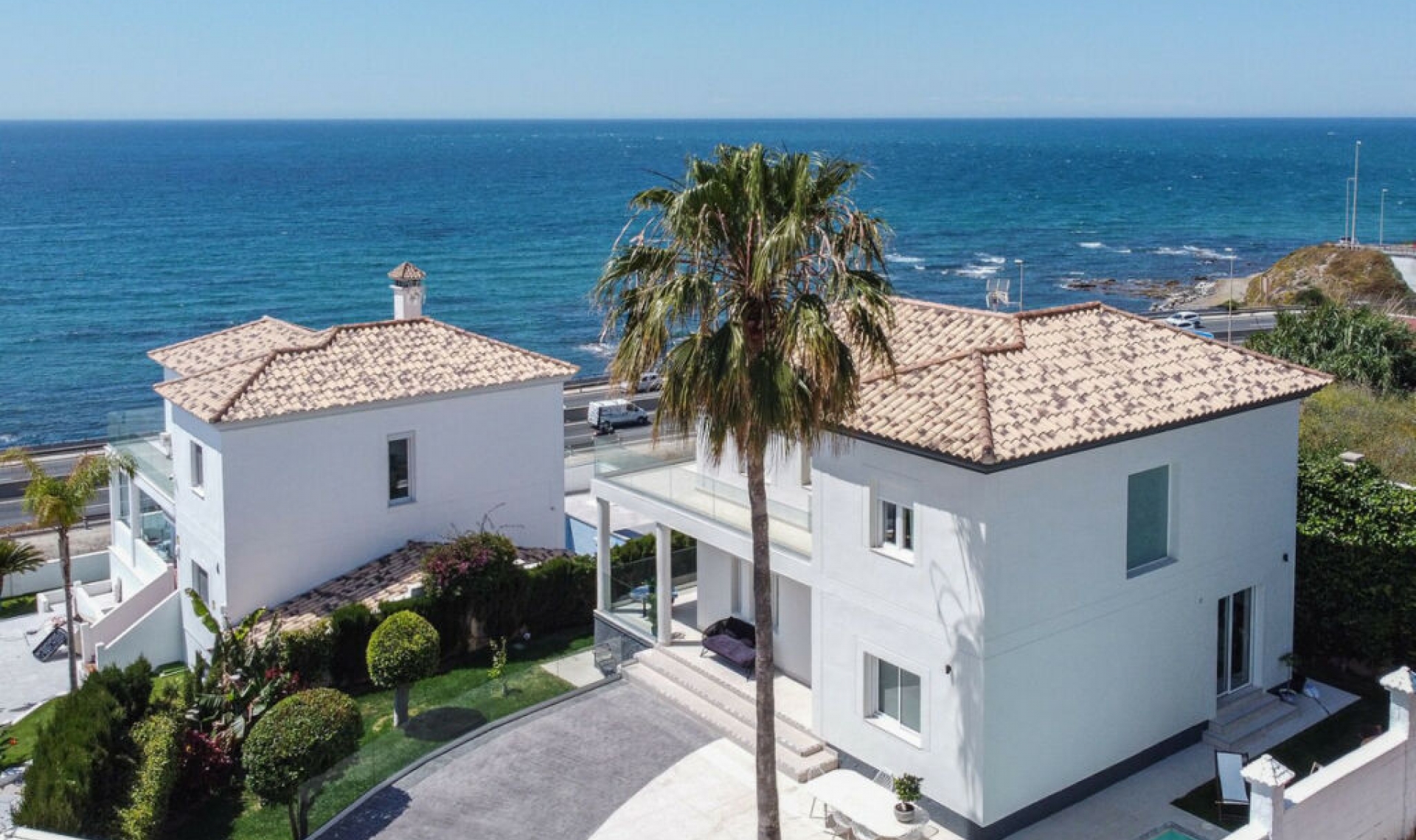 Resale - House -
El Faro