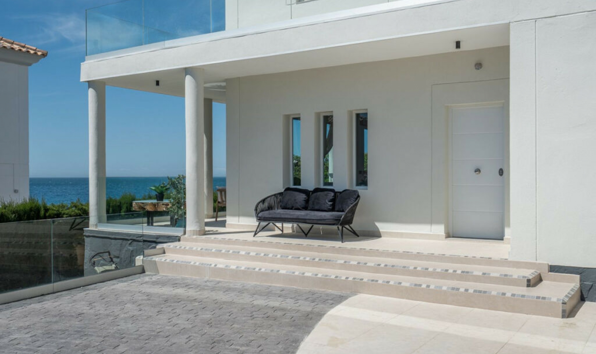 Resale - House -
El Faro