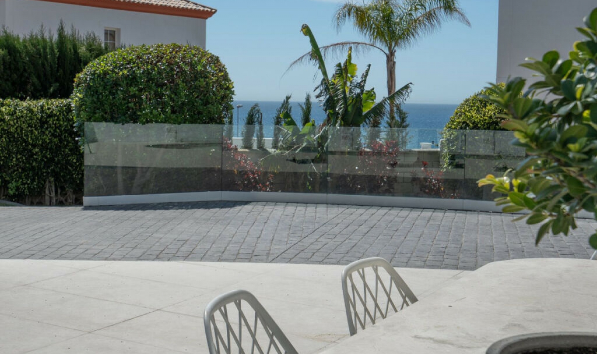 Resale - House -
El Faro