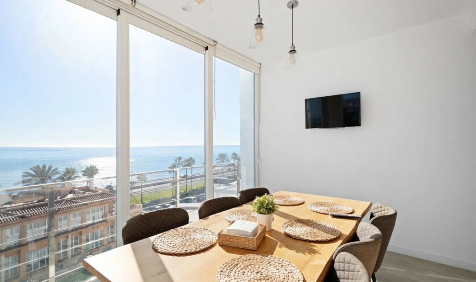 Resale - House -
El Faro