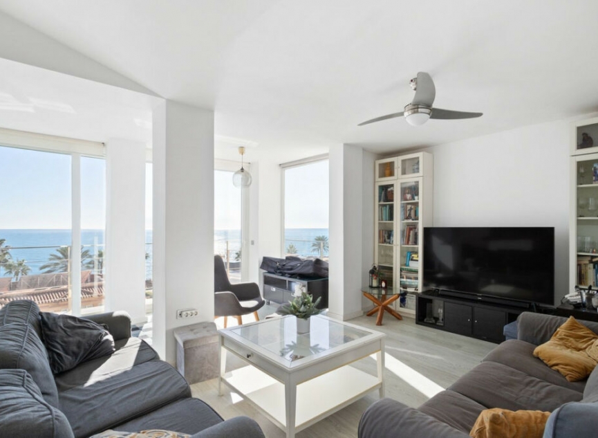 Resale - House -
El Faro
