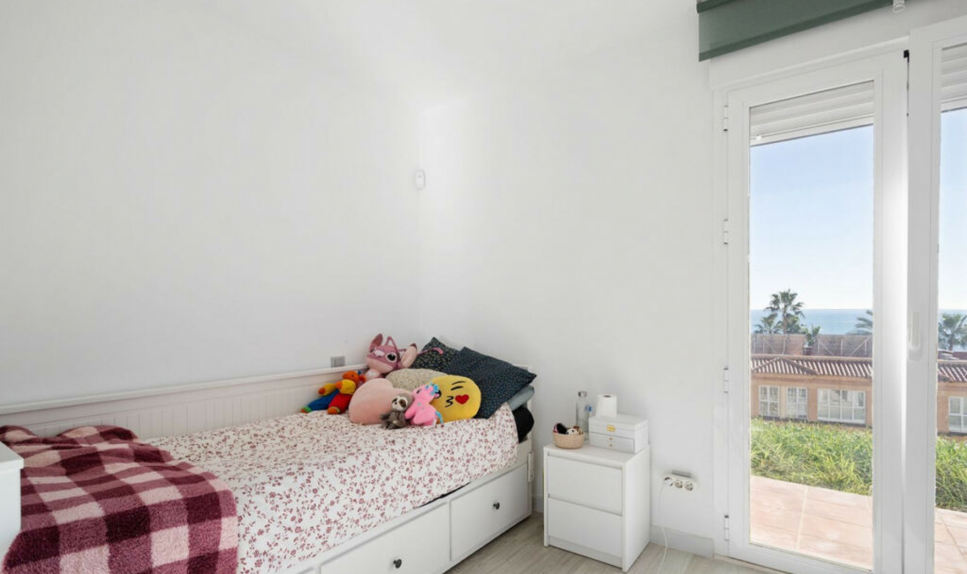 Resale - House -
El Faro