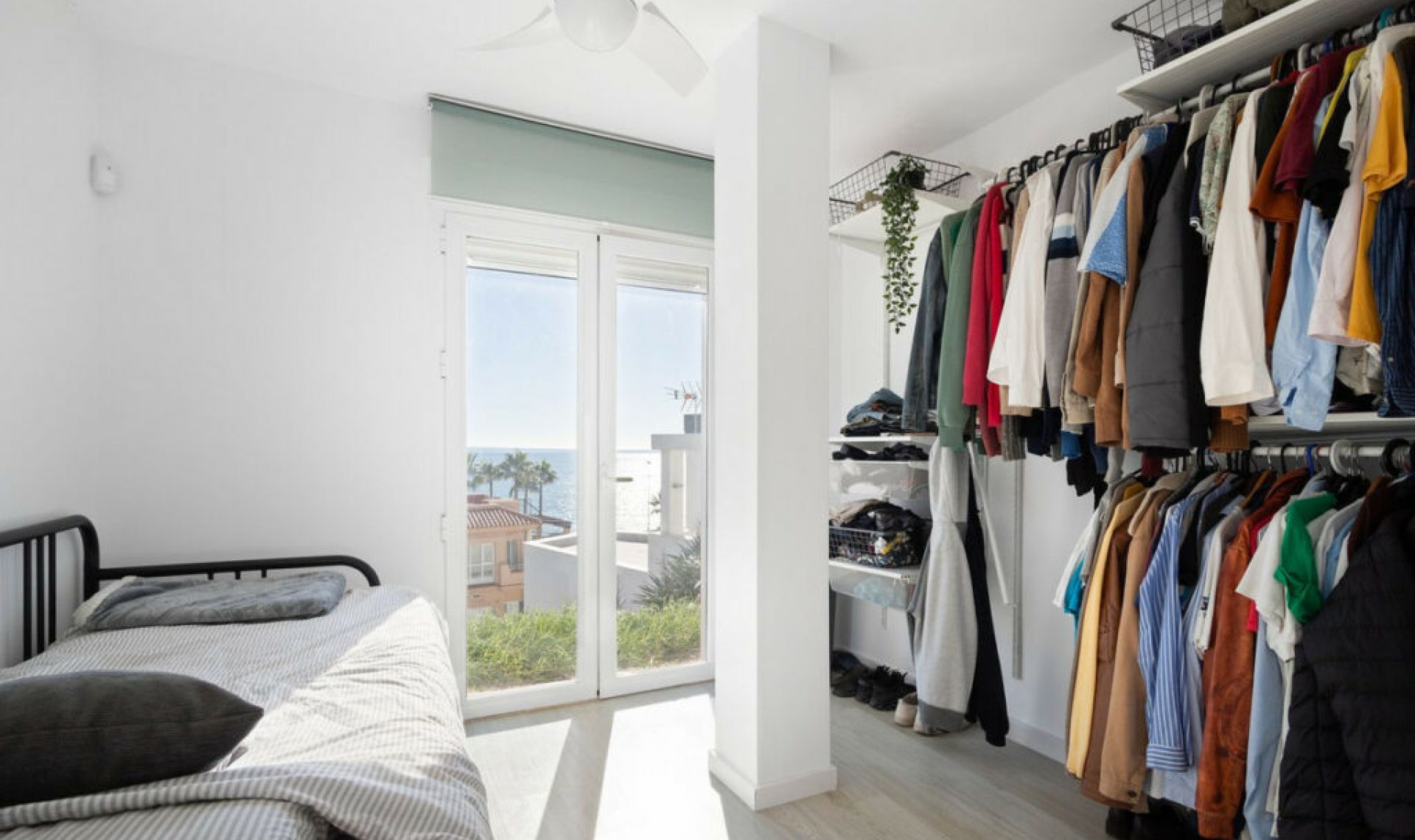 Resale - House -
El Faro