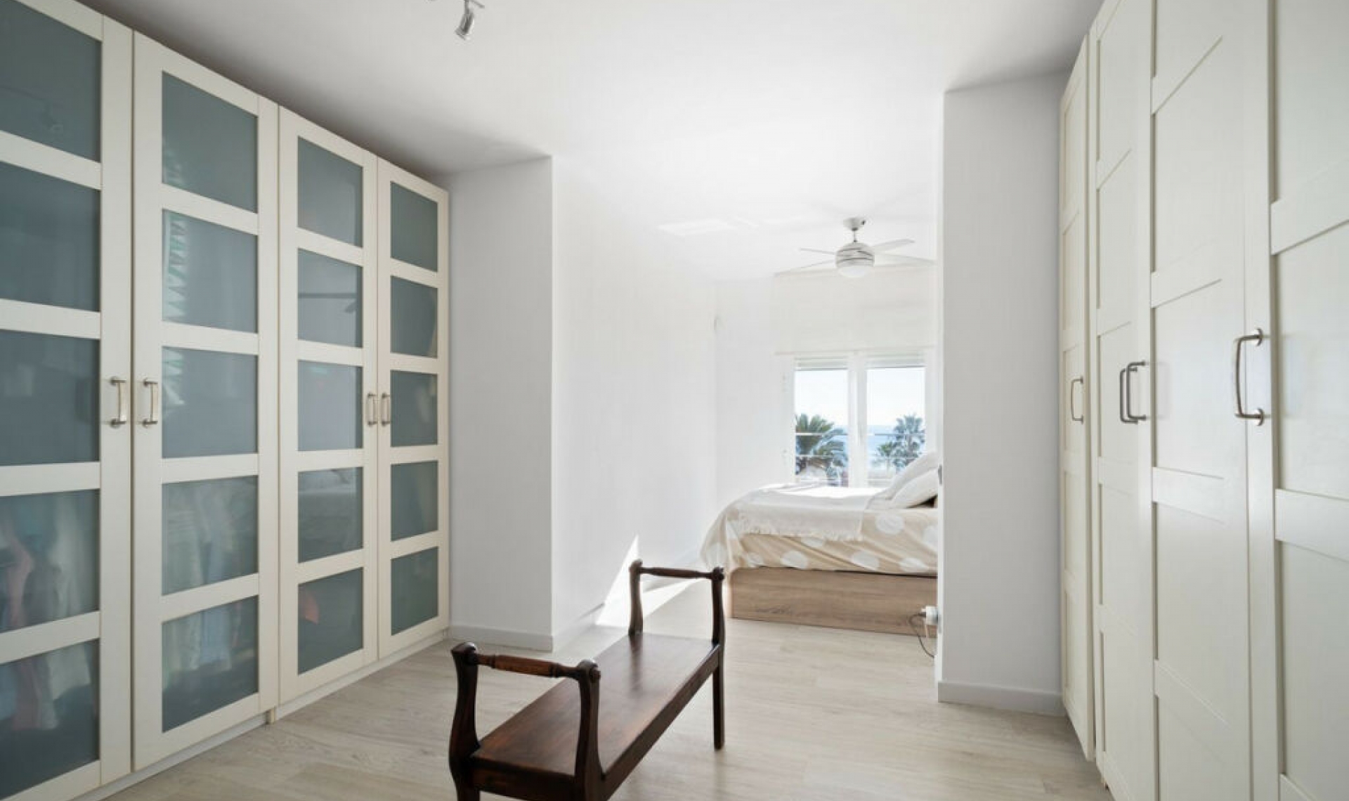 Resale - House -
El Faro
