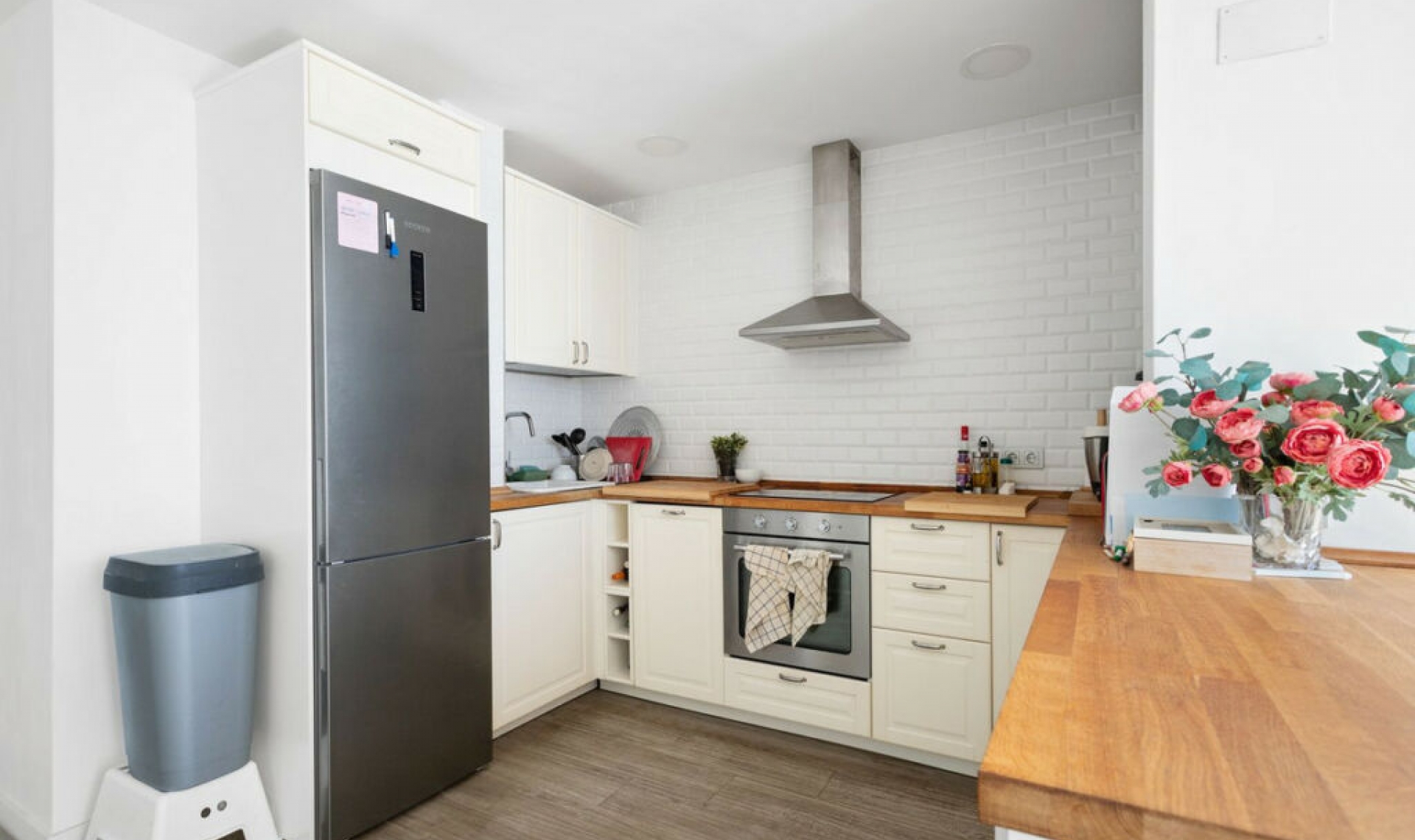 Resale - House -
El Faro
