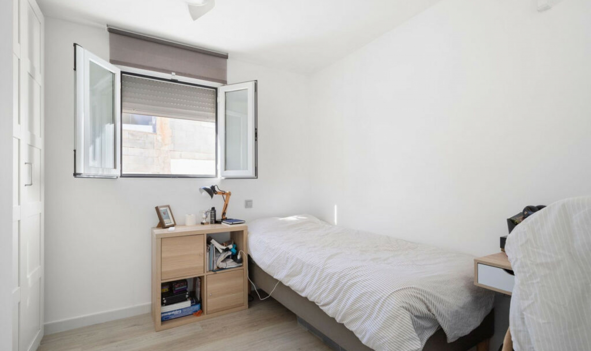 Resale - House -
El Faro