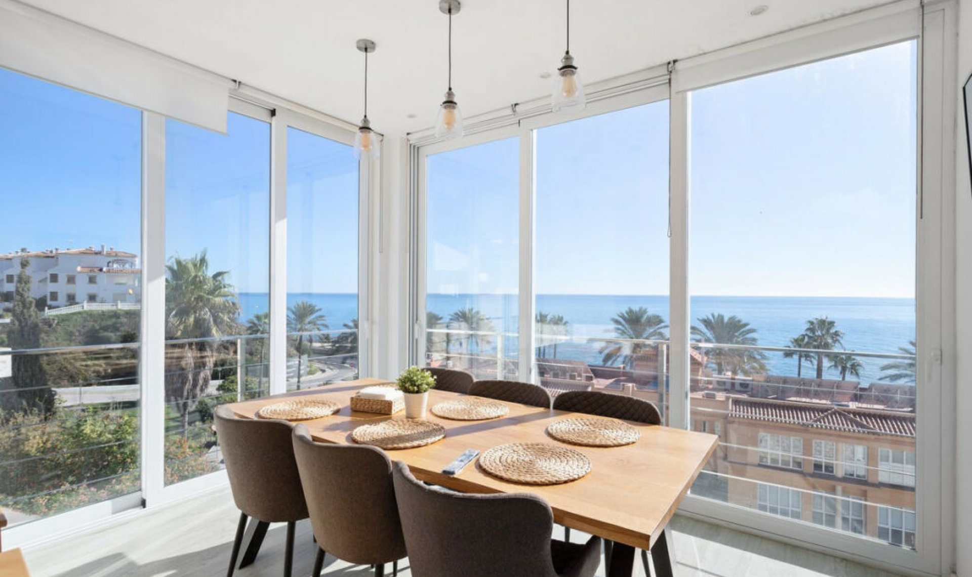 Resale - House -
El Faro