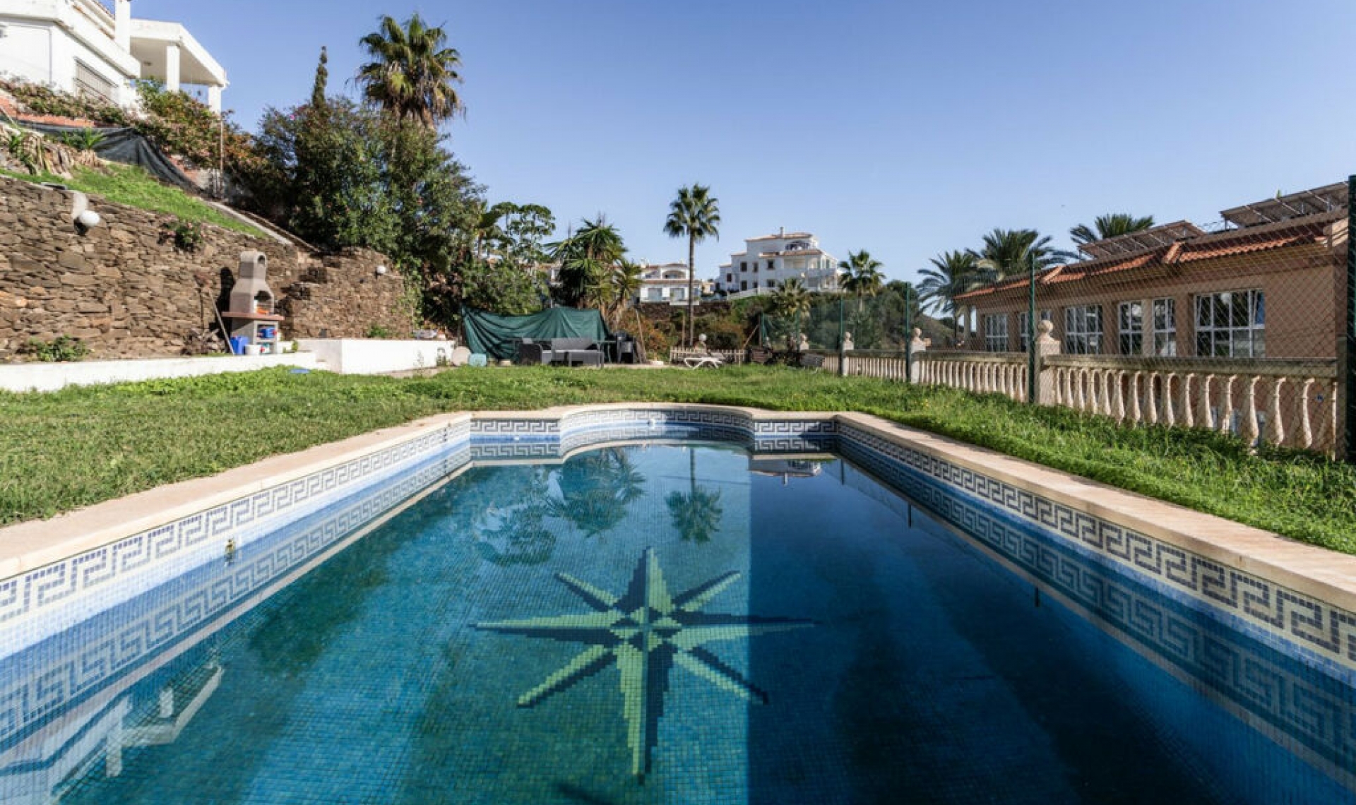 Resale - House -
El Faro