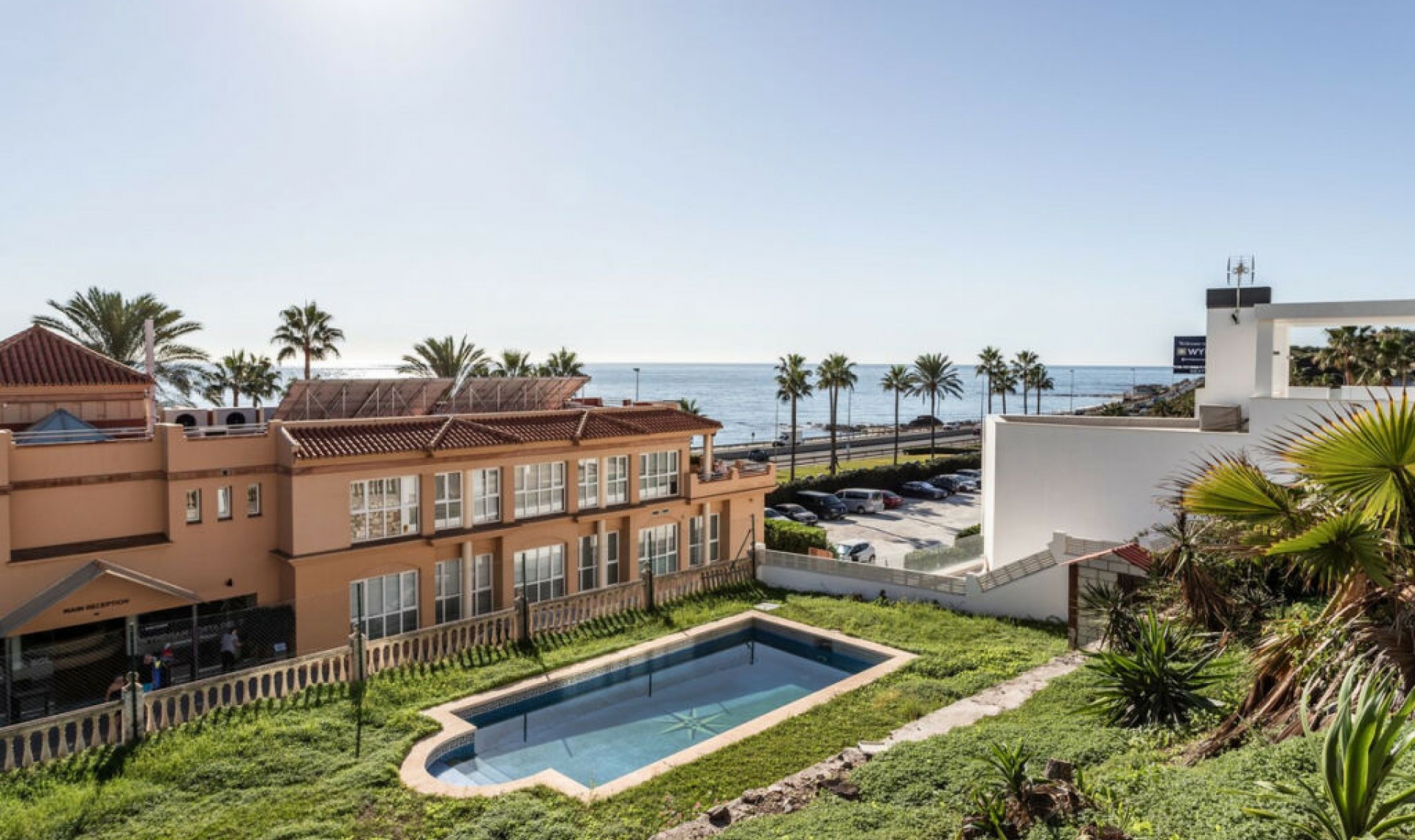 Resale - House -
El Faro