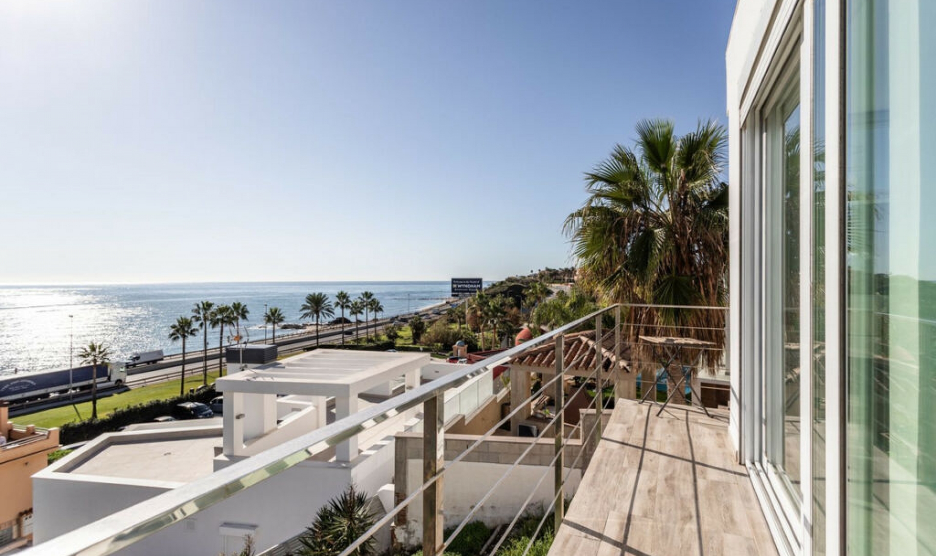 Resale - House -
El Faro
