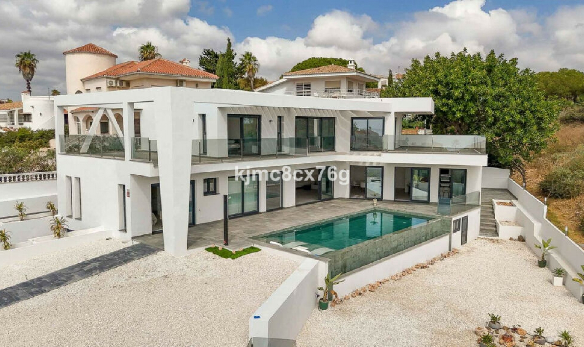 Resale - House -
El Faro