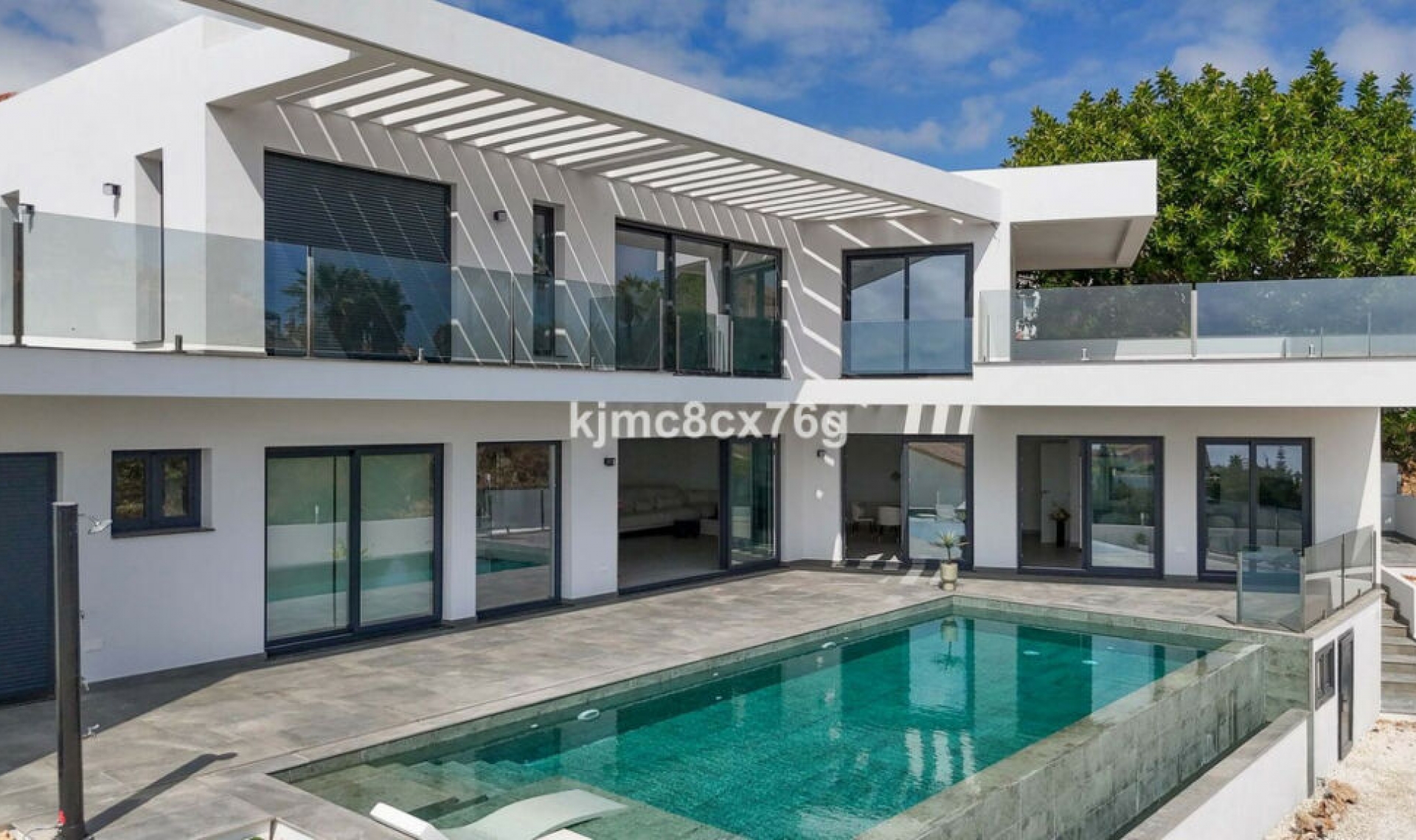 Resale - House -
El Faro