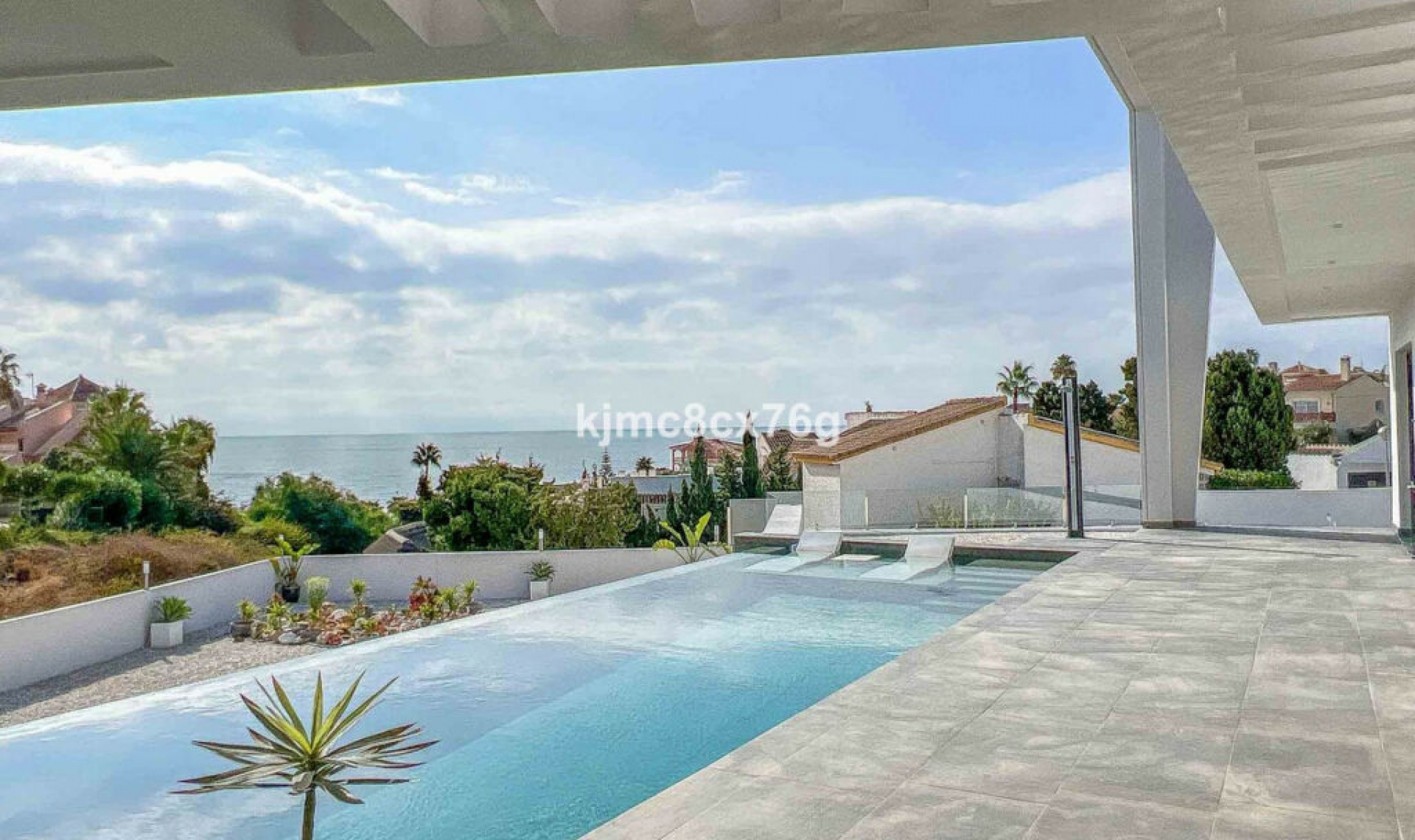 Resale - House -
El Faro