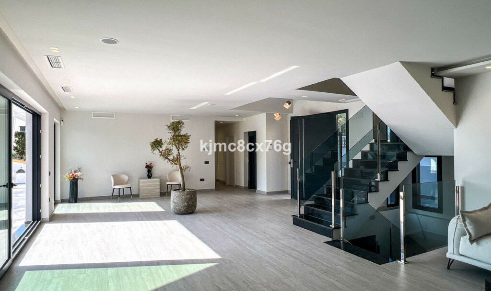 Resale - House -
El Faro