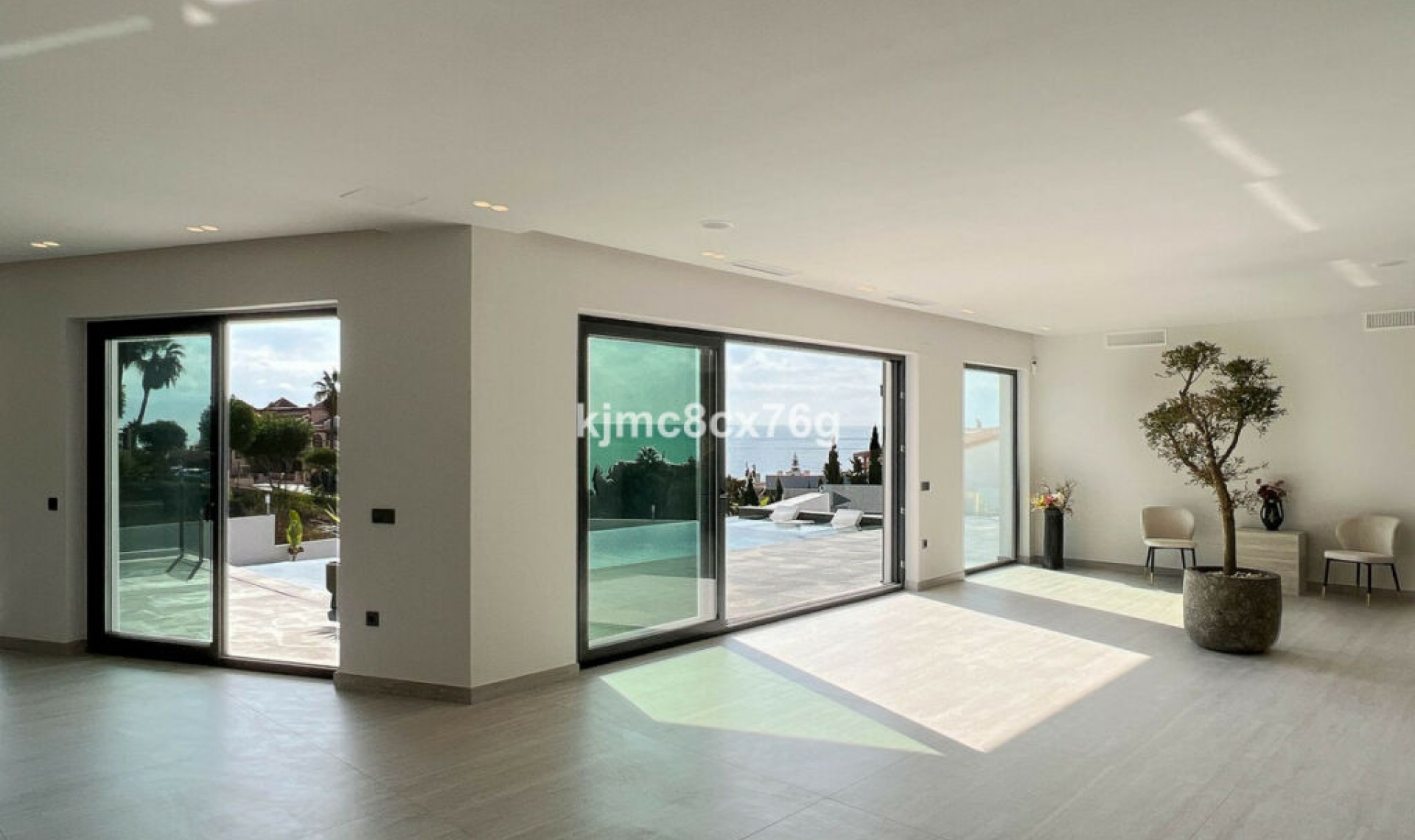 Resale - House -
El Faro