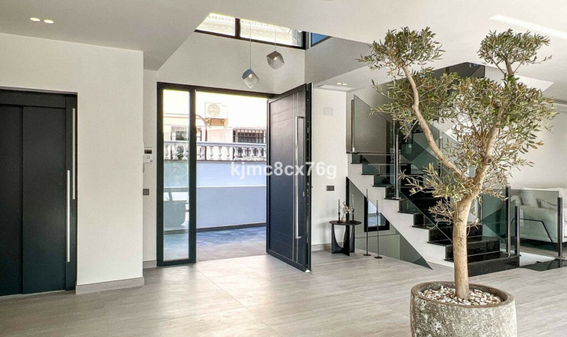 Resale - House -
El Faro