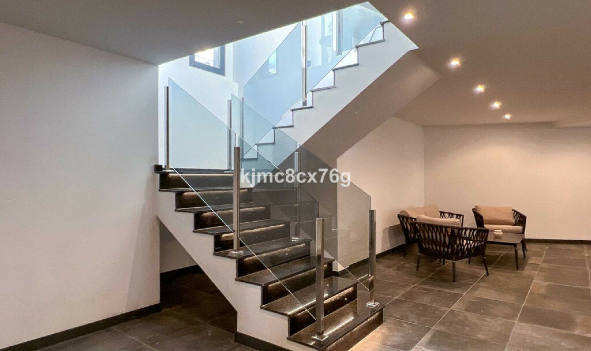 Resale - House -
El Faro