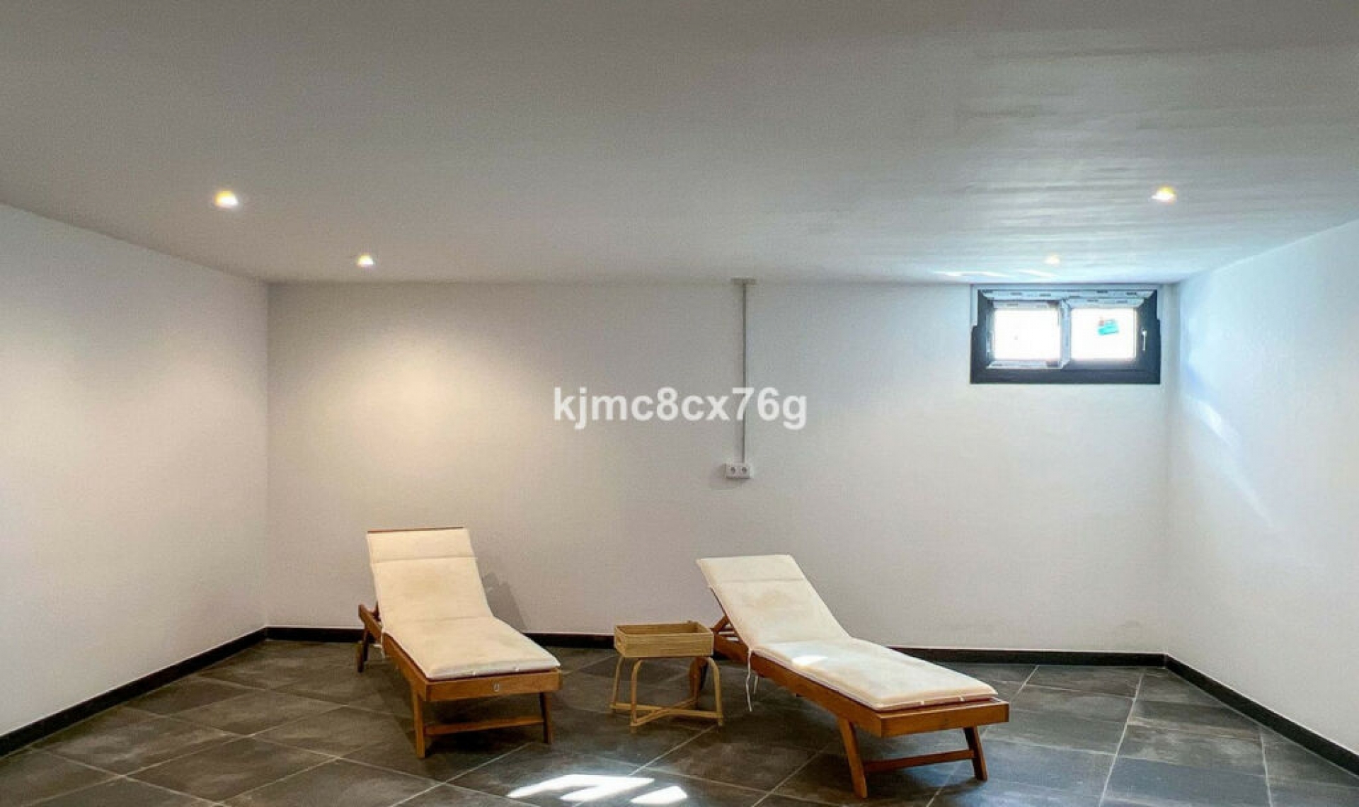 Resale - House -
El Faro
