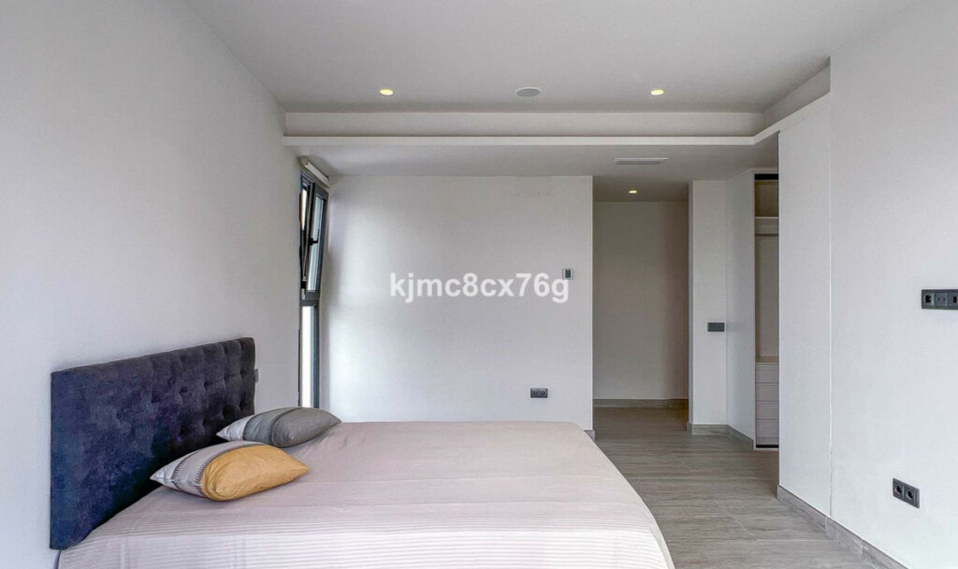 Resale - House -
El Faro