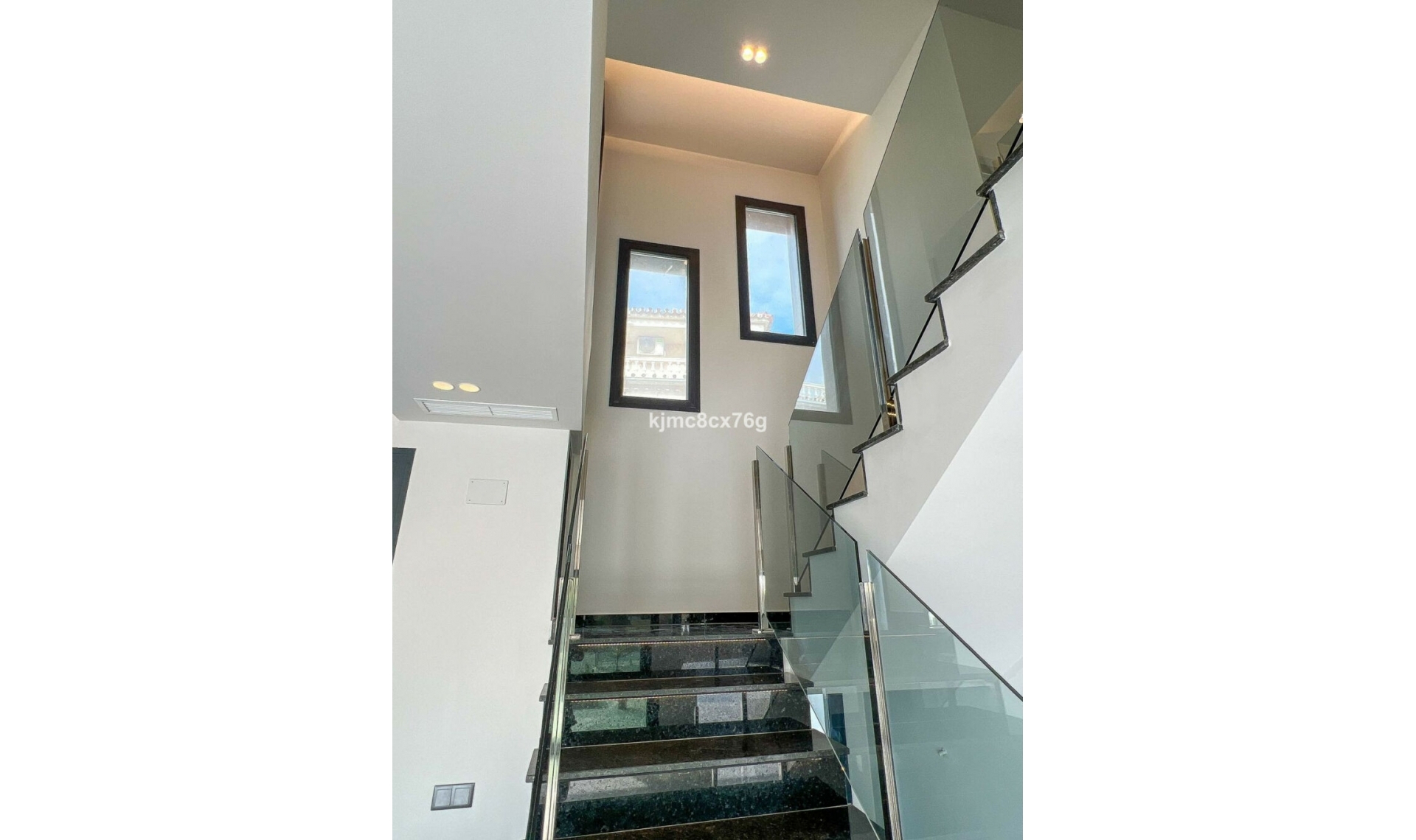 Resale - House -
El Faro