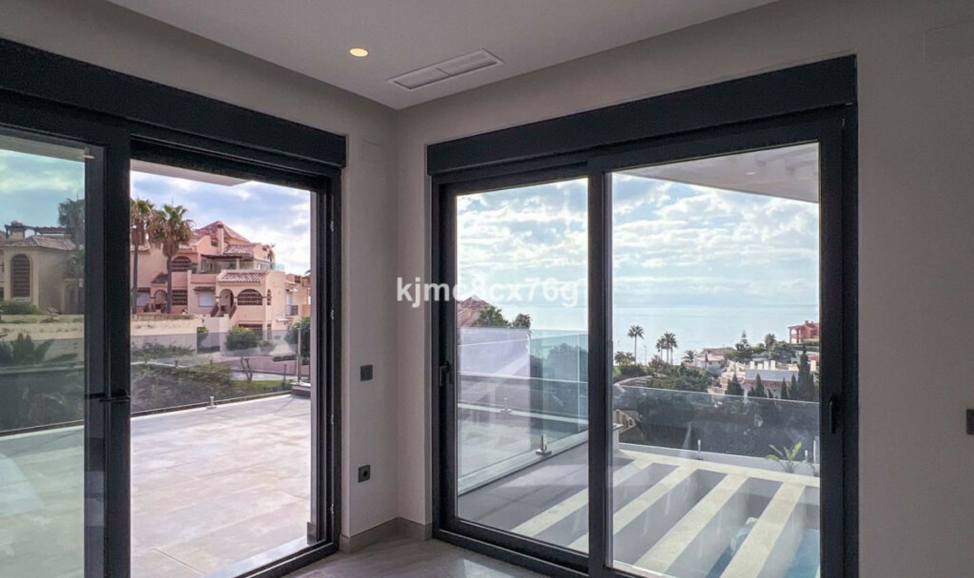 Resale - House -
El Faro