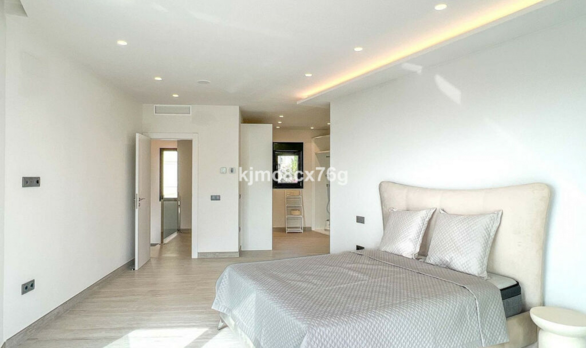 Resale - House -
El Faro