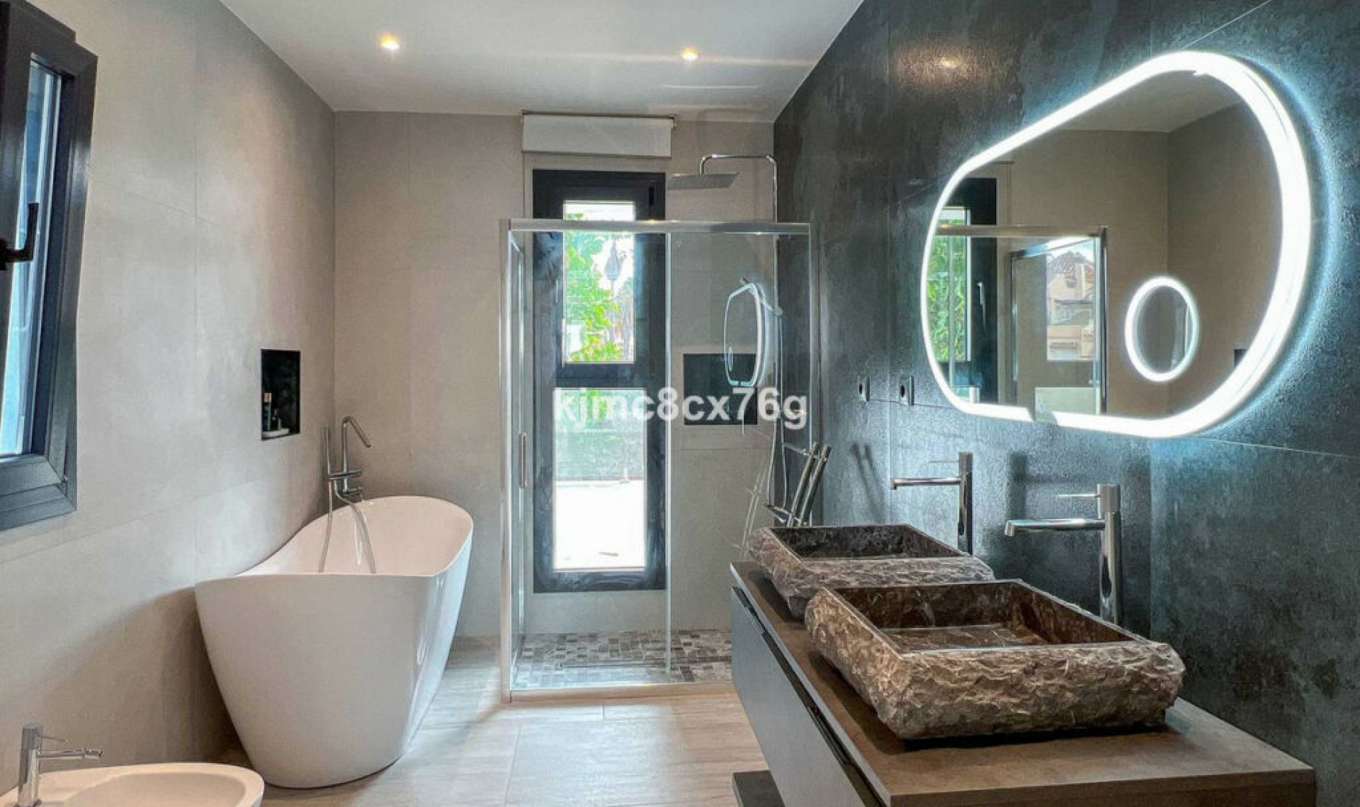 Resale - House -
El Faro