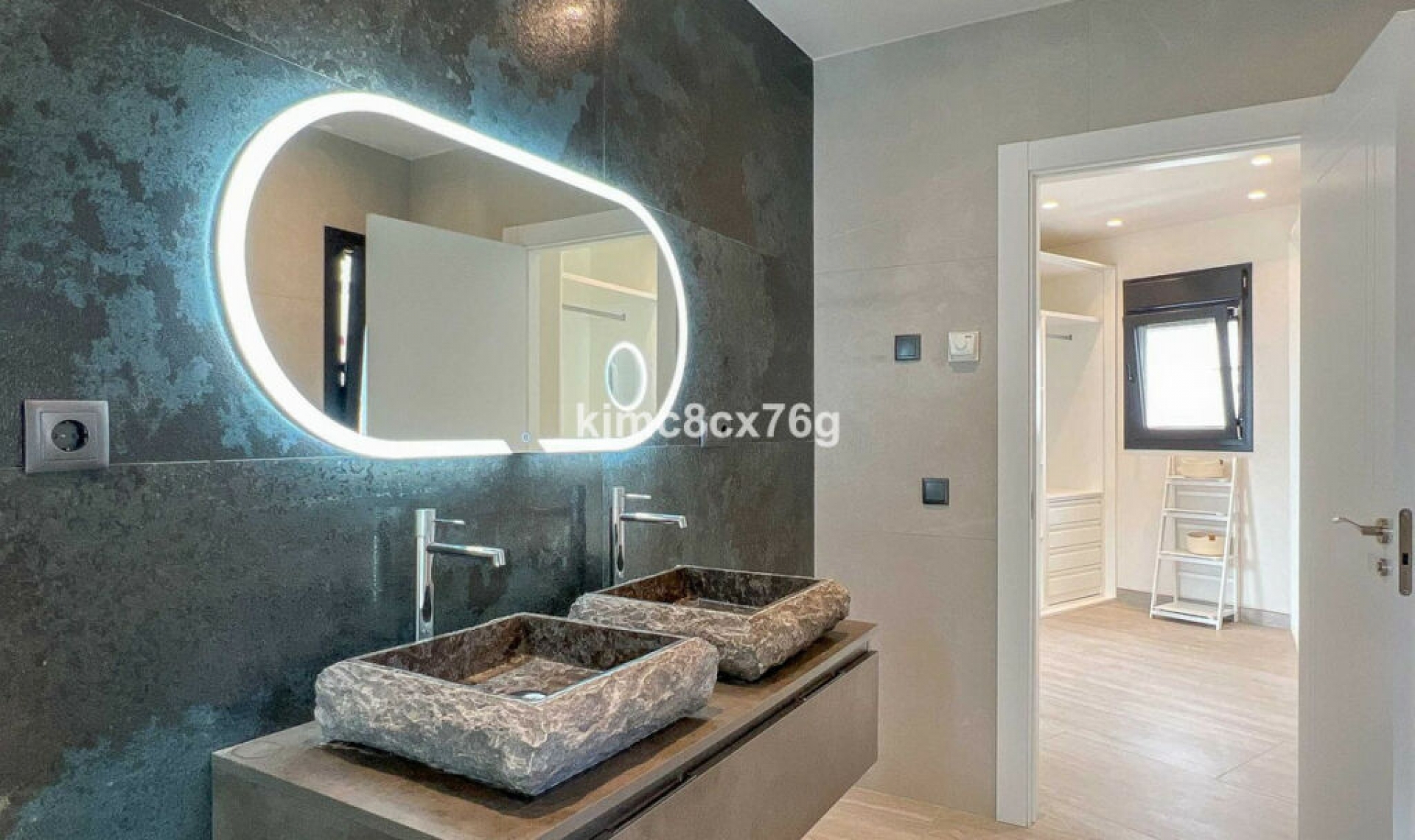 Resale - House -
El Faro