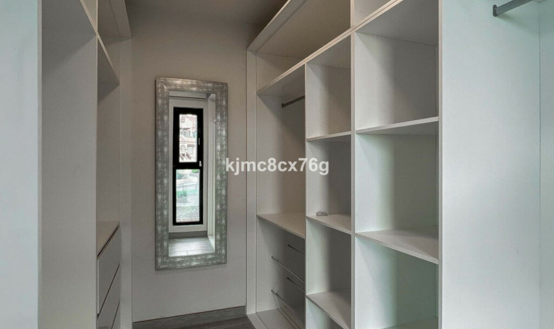 Resale - House -
El Faro
