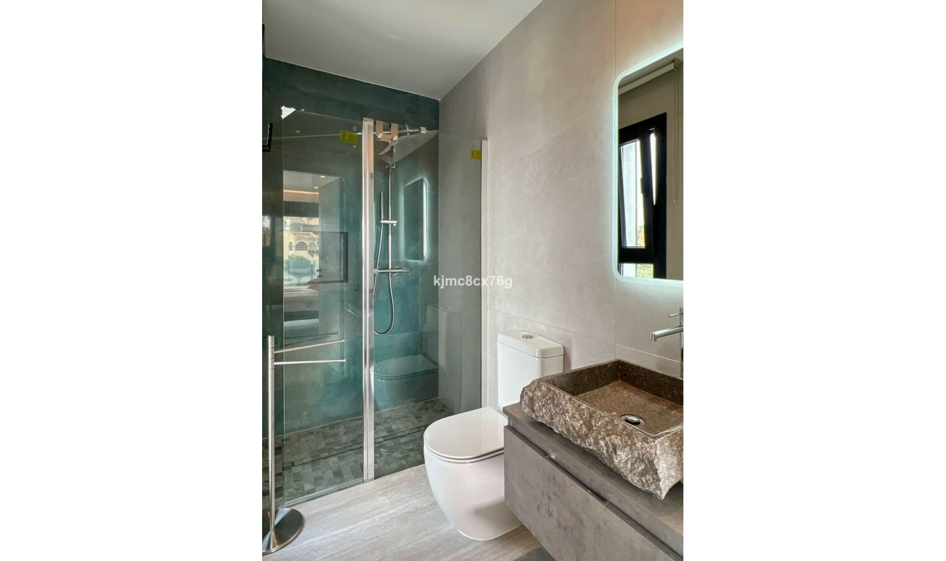 Resale - House -
El Faro