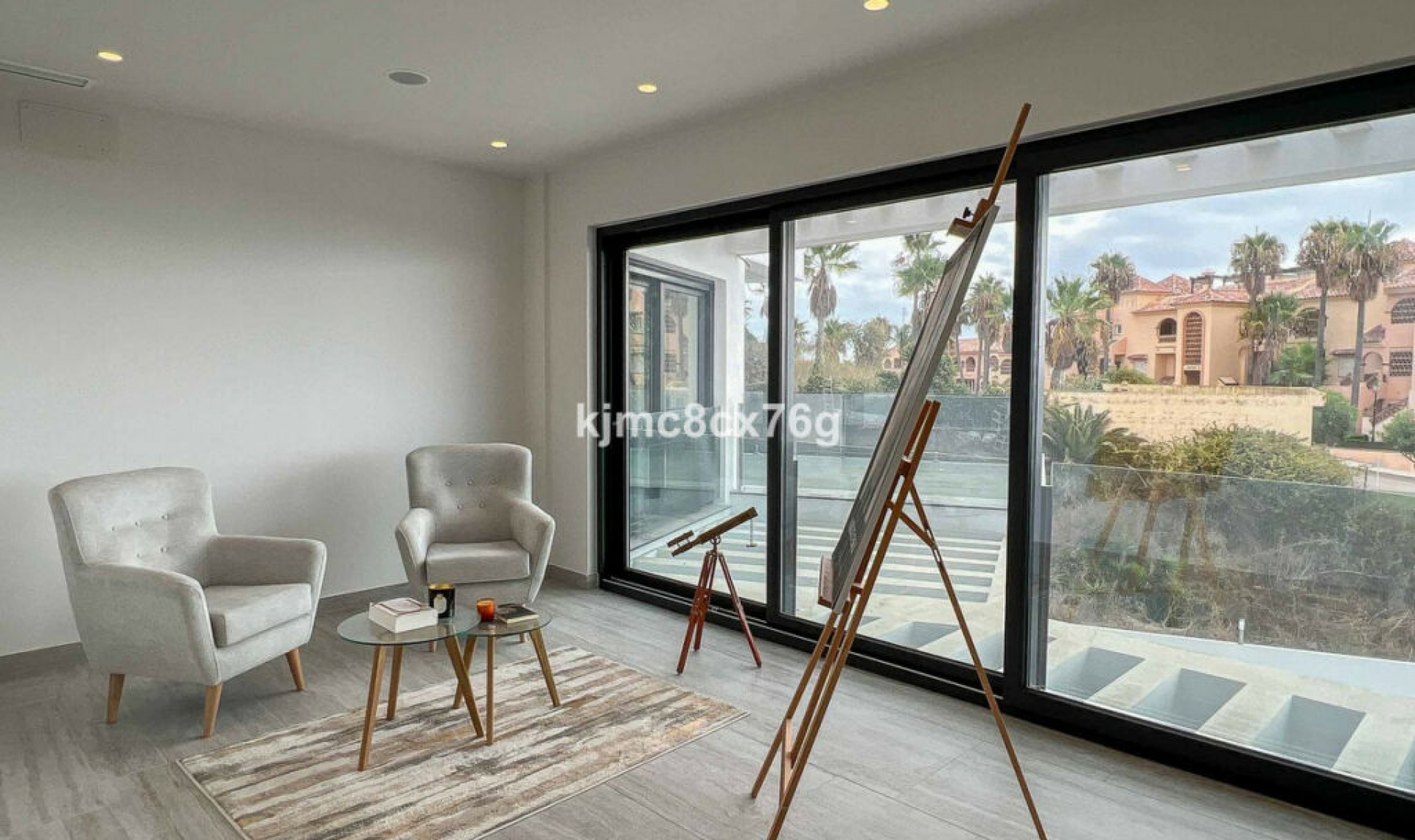 Resale - House -
El Faro