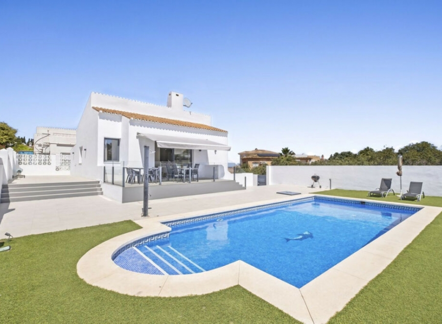 Resale - House -
El Faro