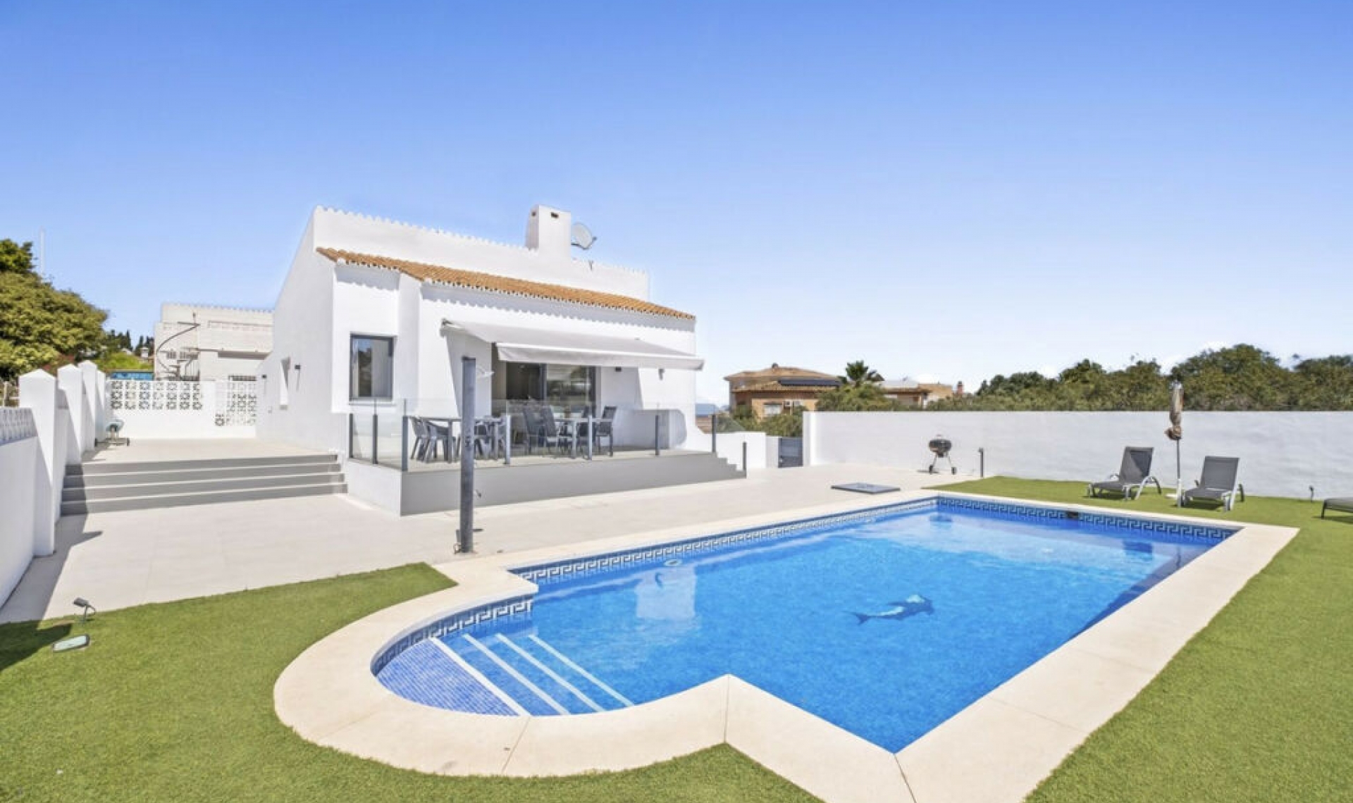 Resale - House -
El Faro