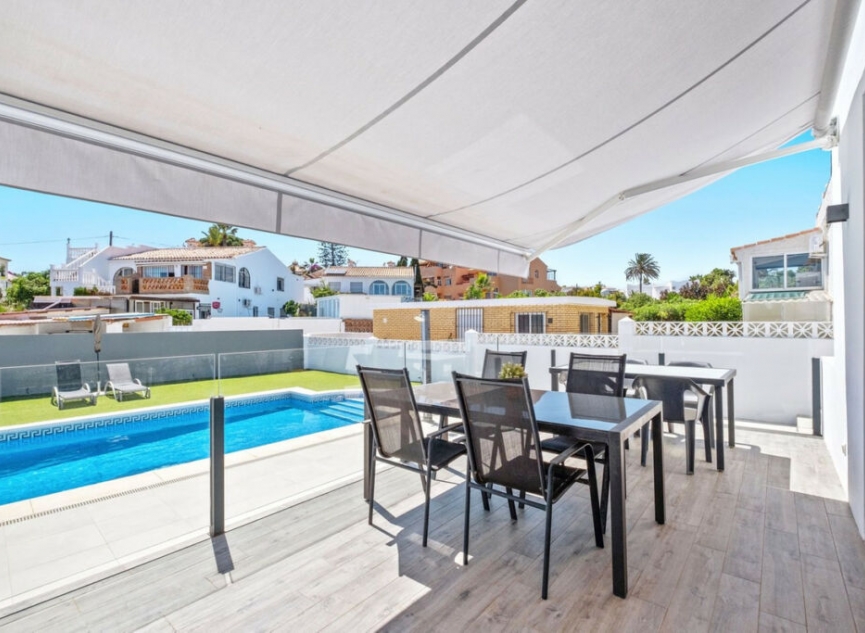 Resale - House -
El Faro