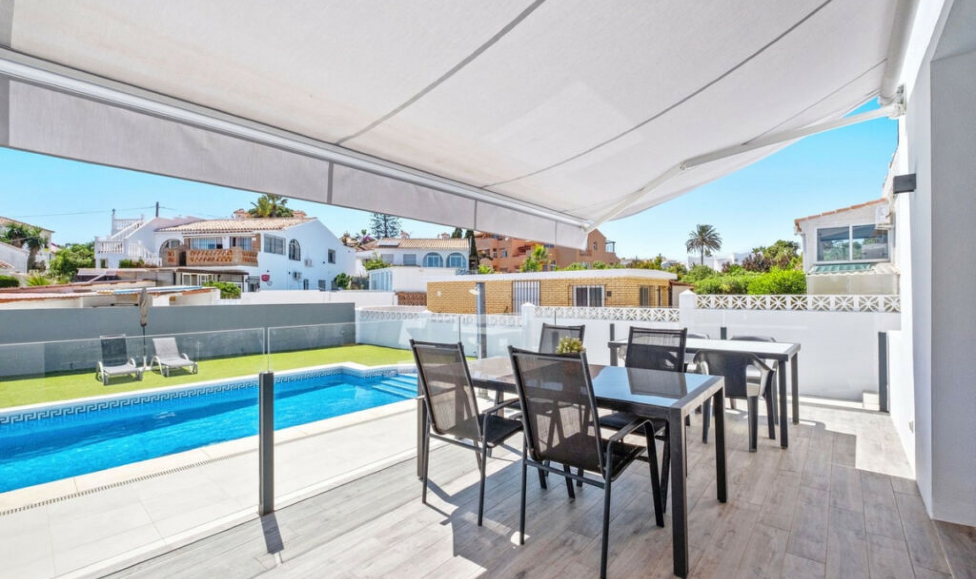 Resale - House -
El Faro