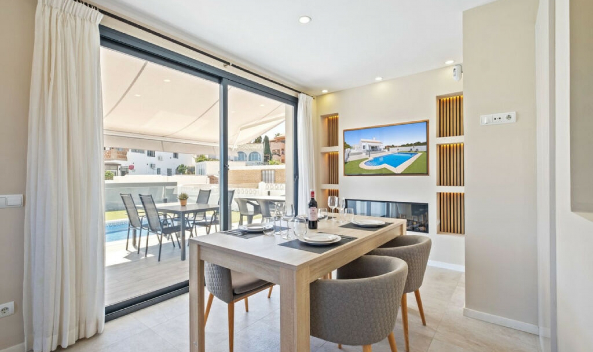 Resale - House -
El Faro