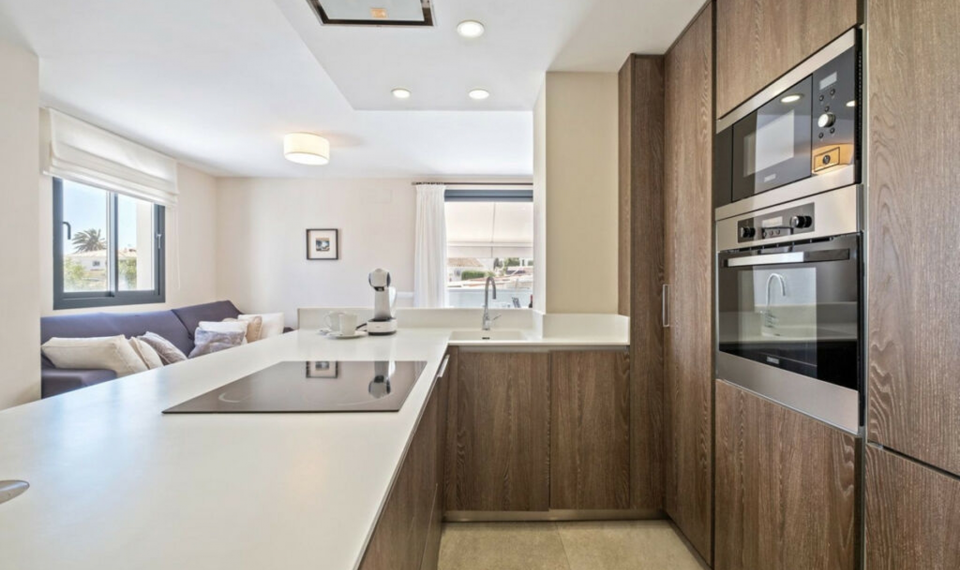 Resale - House -
El Faro