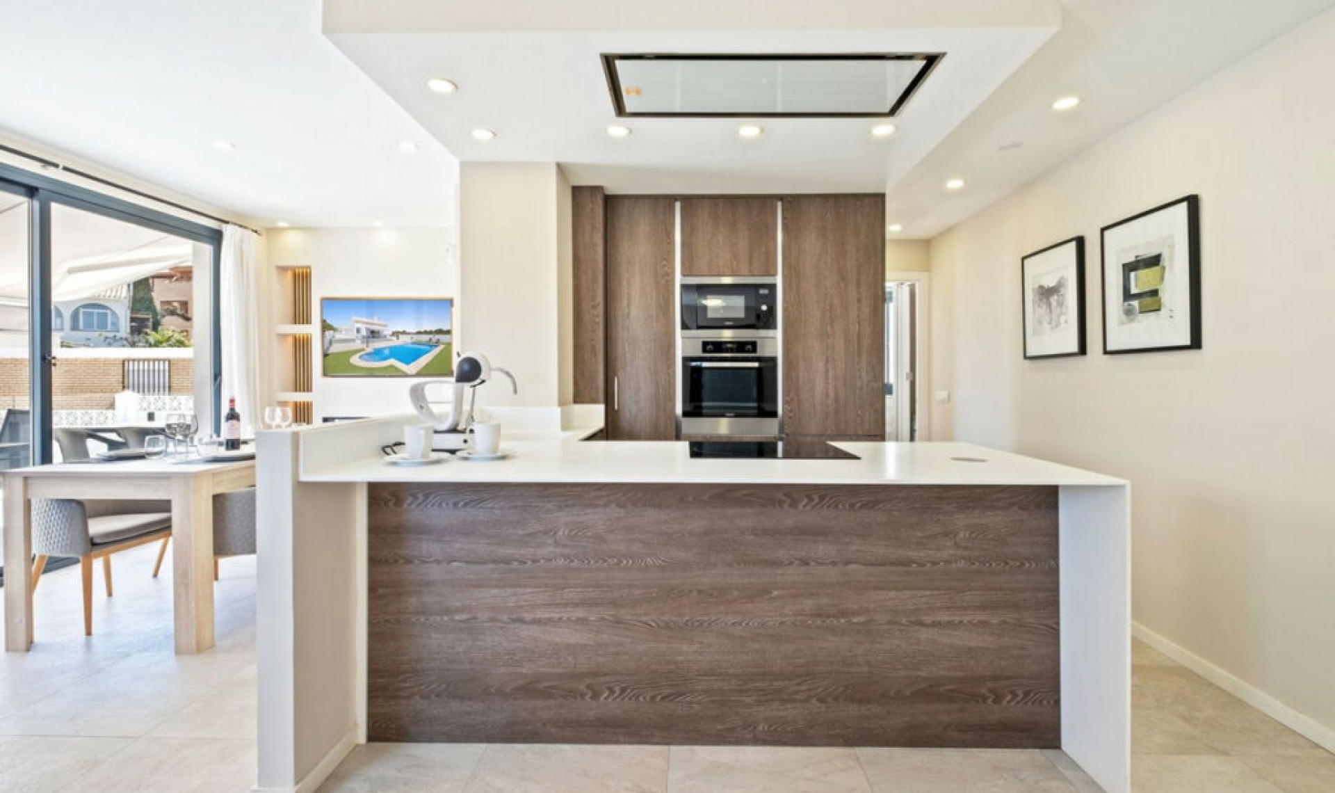 Resale - House -
El Faro