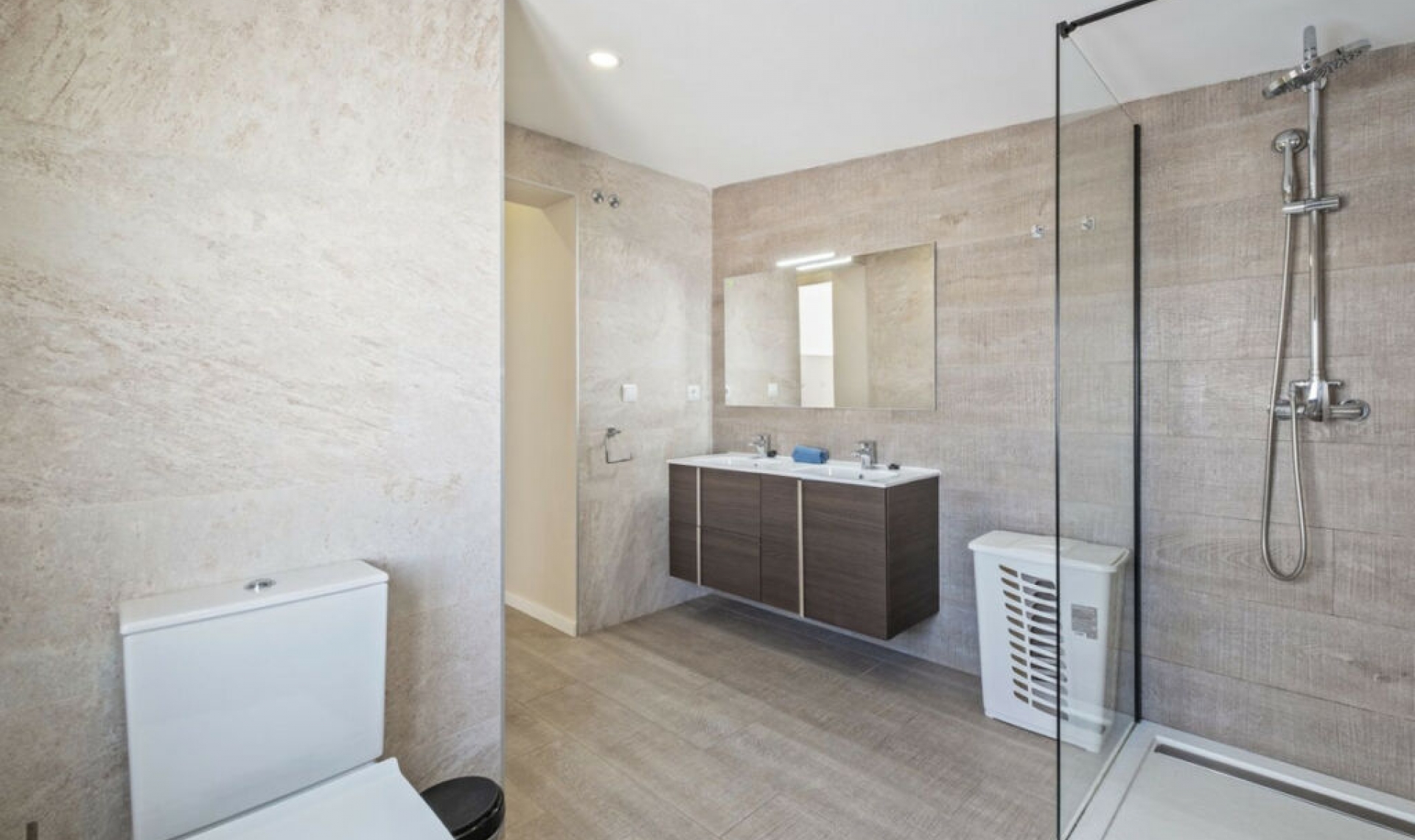 Resale - House -
El Faro