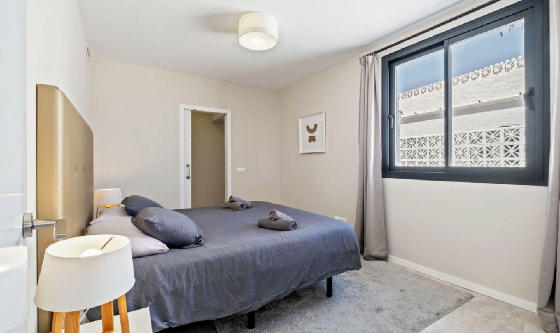 Resale - House -
El Faro