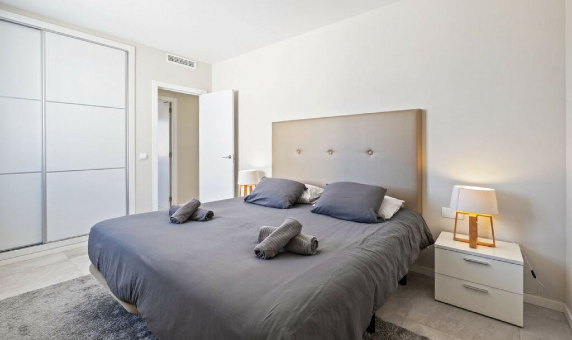 Resale - House -
El Faro