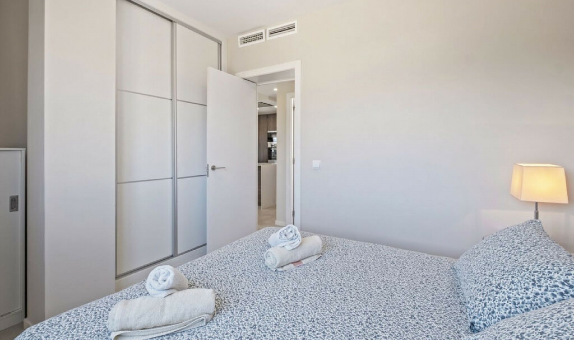 Resale - House -
El Faro