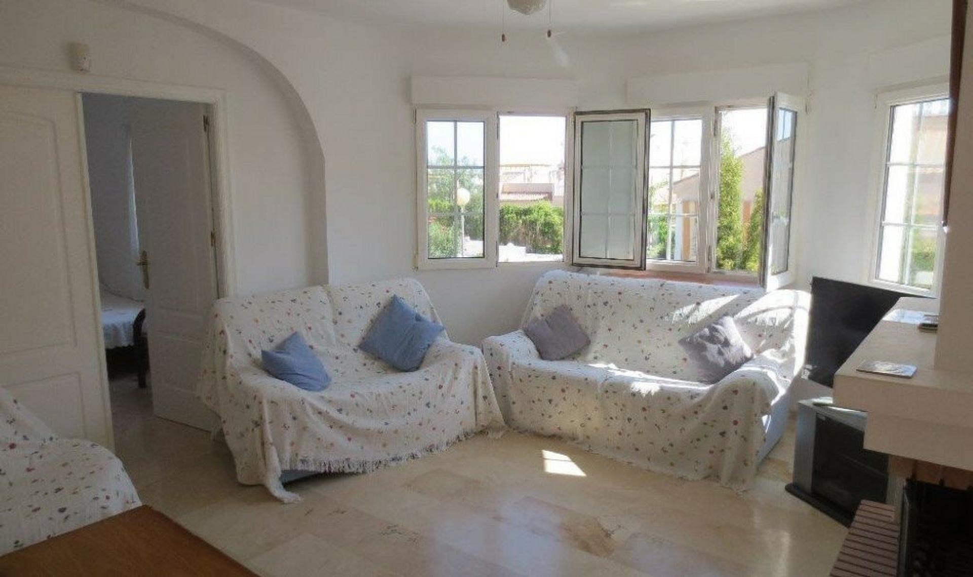 Resale - House -
El Galan