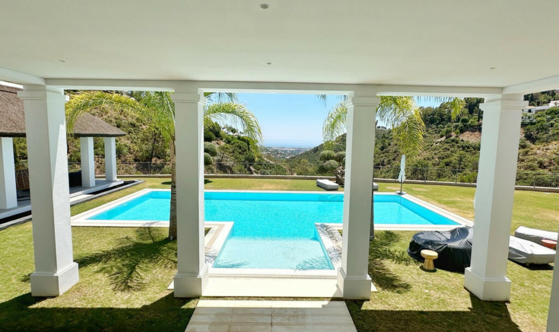 Resale - House -
El Madroñal