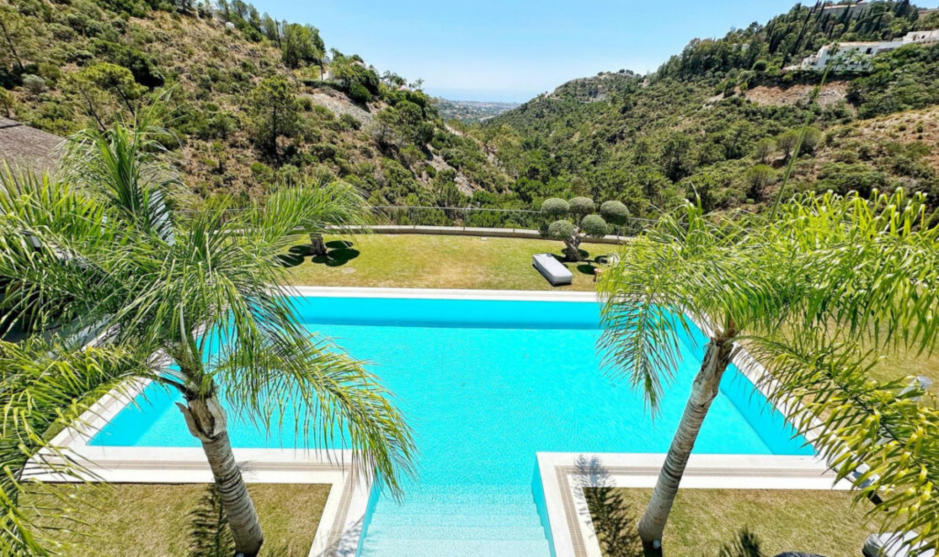 Resale - House -
El Madroñal